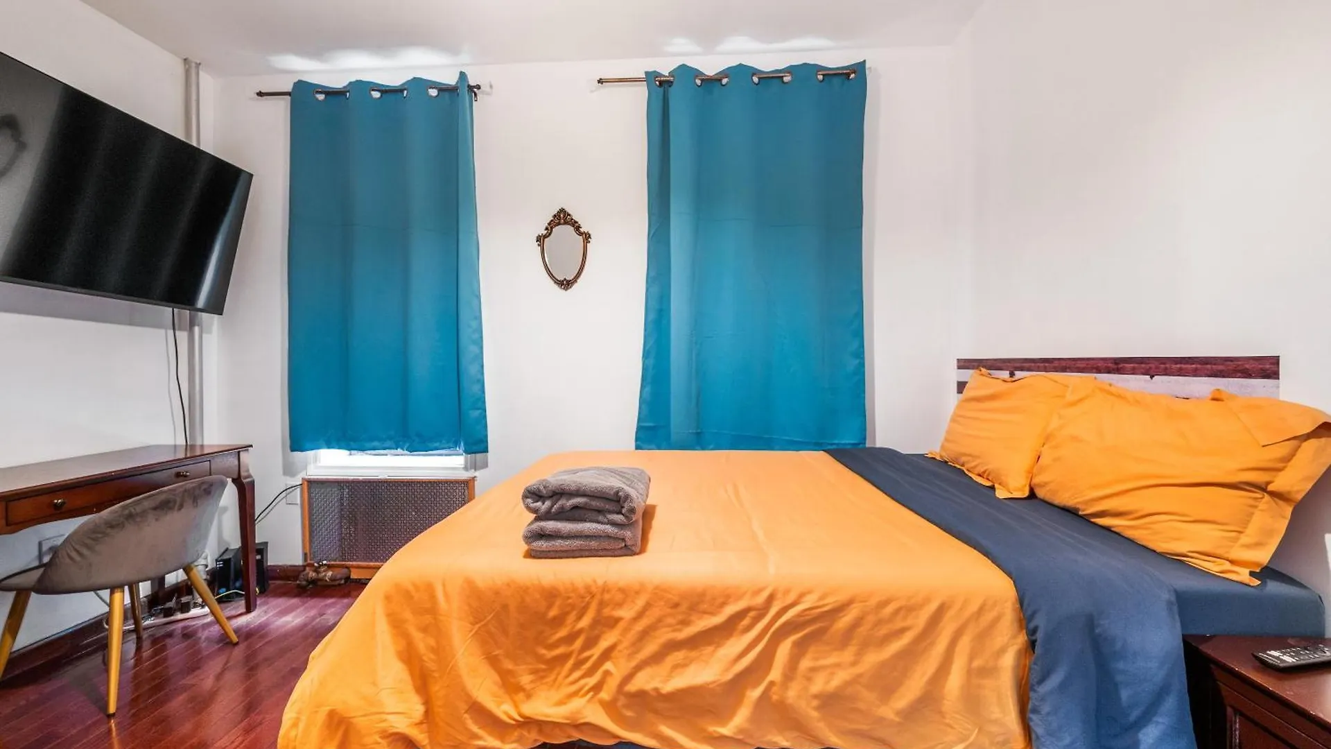 Lower East Side Vintage Cozy 2Bedroom New York